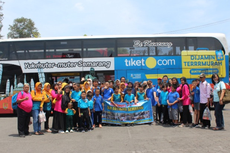 SLBYAS Adakan Outing Class untuk Tingkatkan Kemandirian dan Pengalaman Belajar Siswa