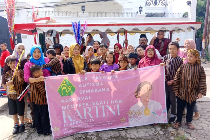 SLBYAS Gelar Karnaval Meriah Peringati Hari Kartini 2025