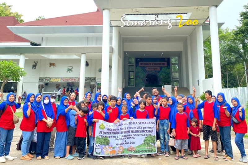 SLBYAS Laksanakan P5 Bertema “Hewan dan Tumbuhan Sekitar Kita” di Pantai Cahaya dan Mangkang Zoo
